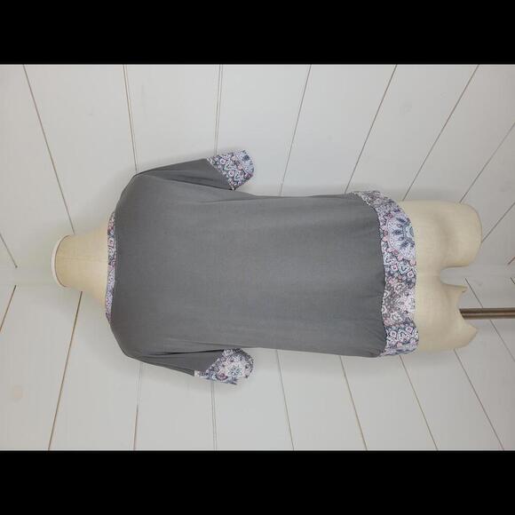 NWT Ink & Ivy grey with pink floral tee shirt - Picture 2 of 4